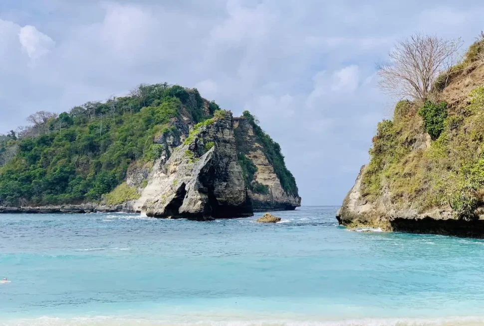 Atuh Beach , Diamond Beach , Tree House and Mollenteng View